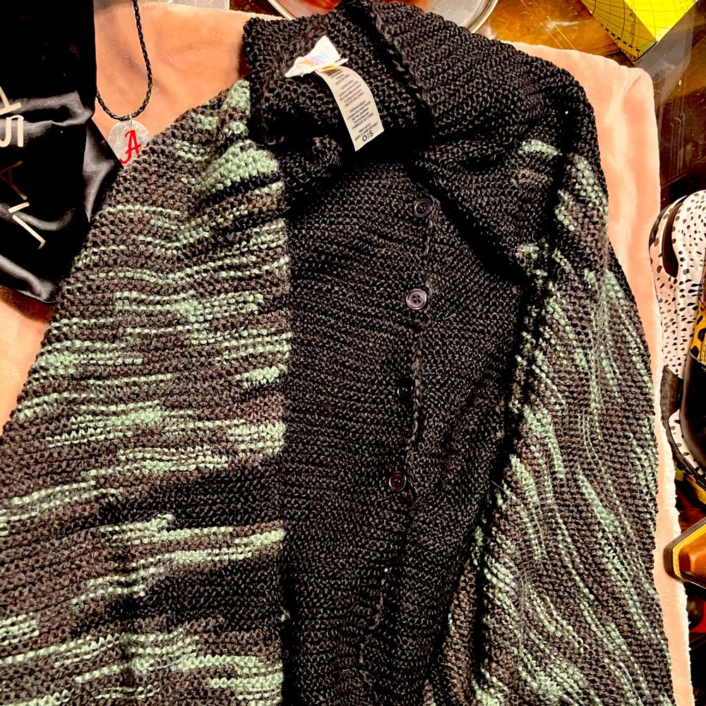 Lularoe “Mimi” winter shawl wrap